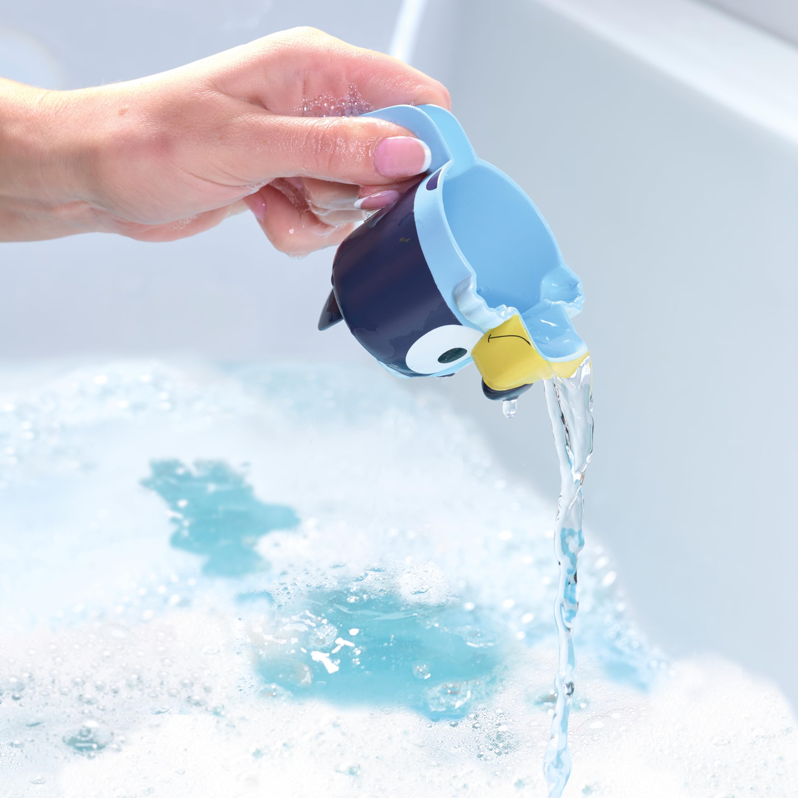 TOMY Toomies Bluey's Family Pourers - 4 Bath Cups with Bluey, Bingo, Chilli, Bandit - Stacking and Pouring Toys for Toddlers 18 Months+