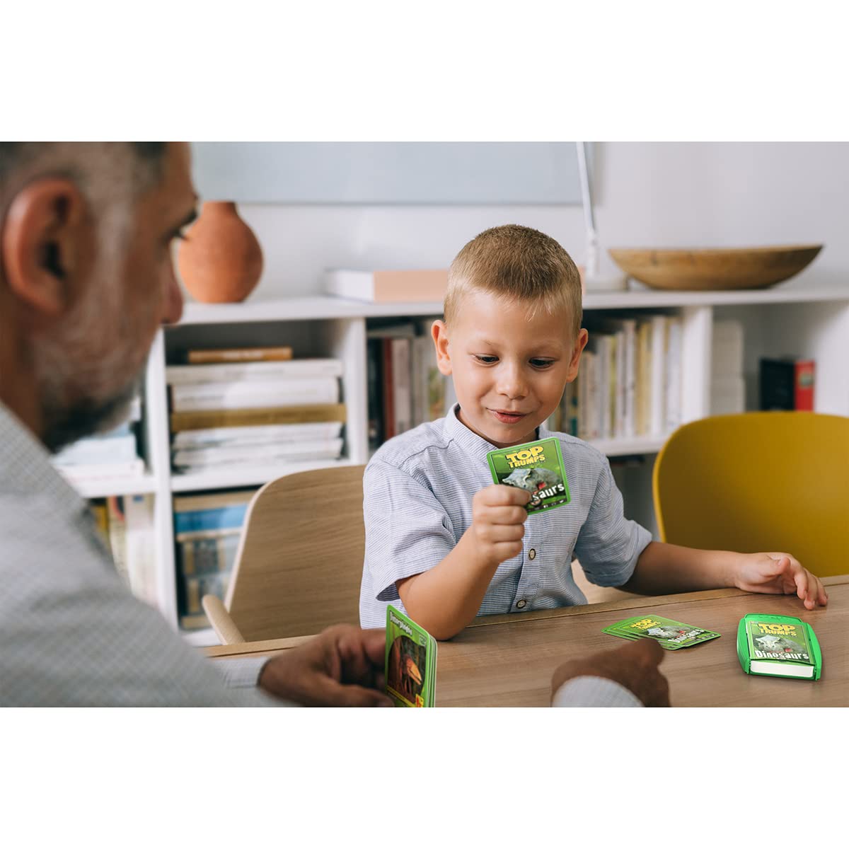 Top Trumps Dinosaurs Card Game – Learn Fun Facts About T-Rex, Triceratops & More