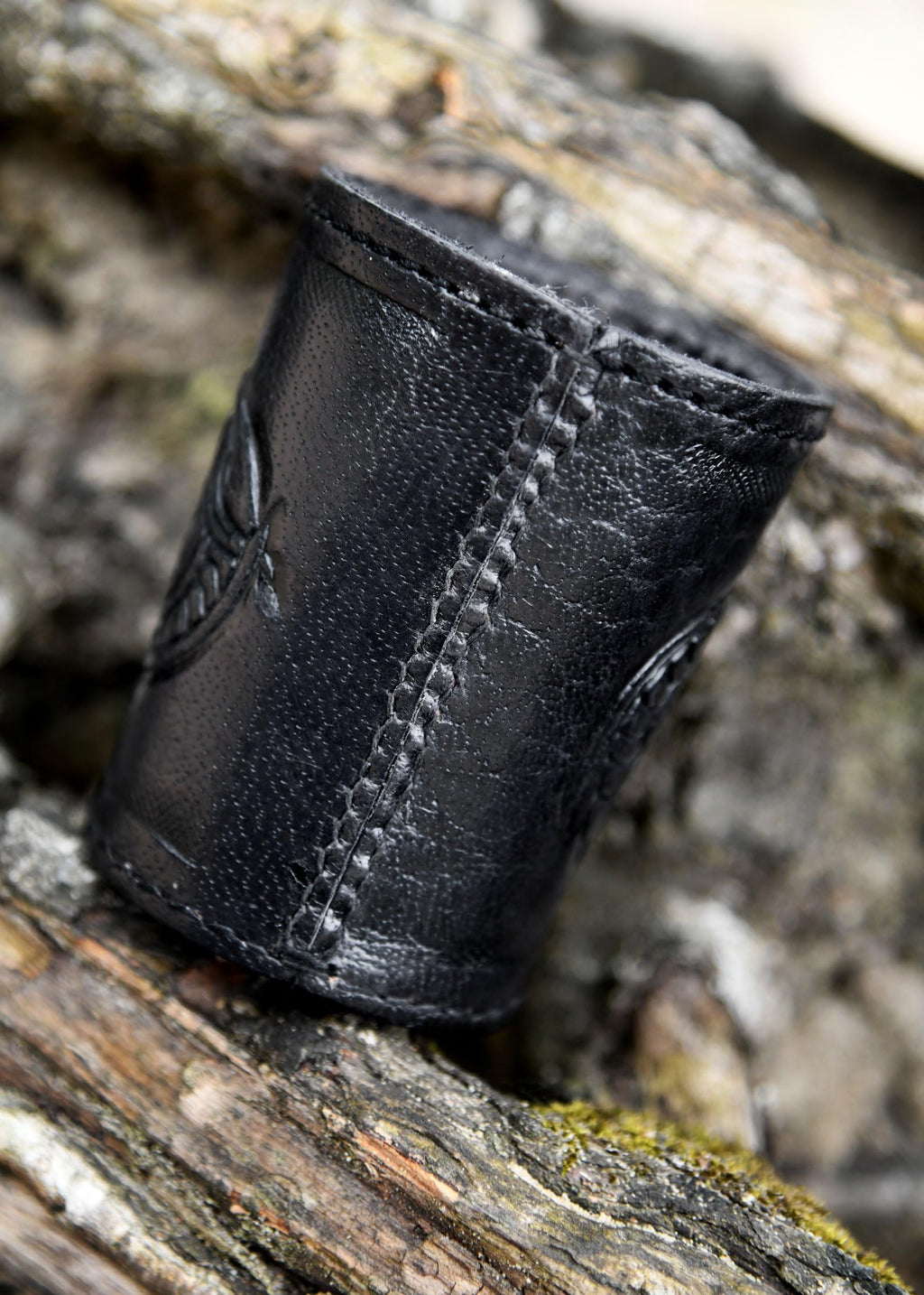 Ulfberth Viking Dice Cup – Genuine Buffalo Leather with Embossed Jelling Motif (Black)