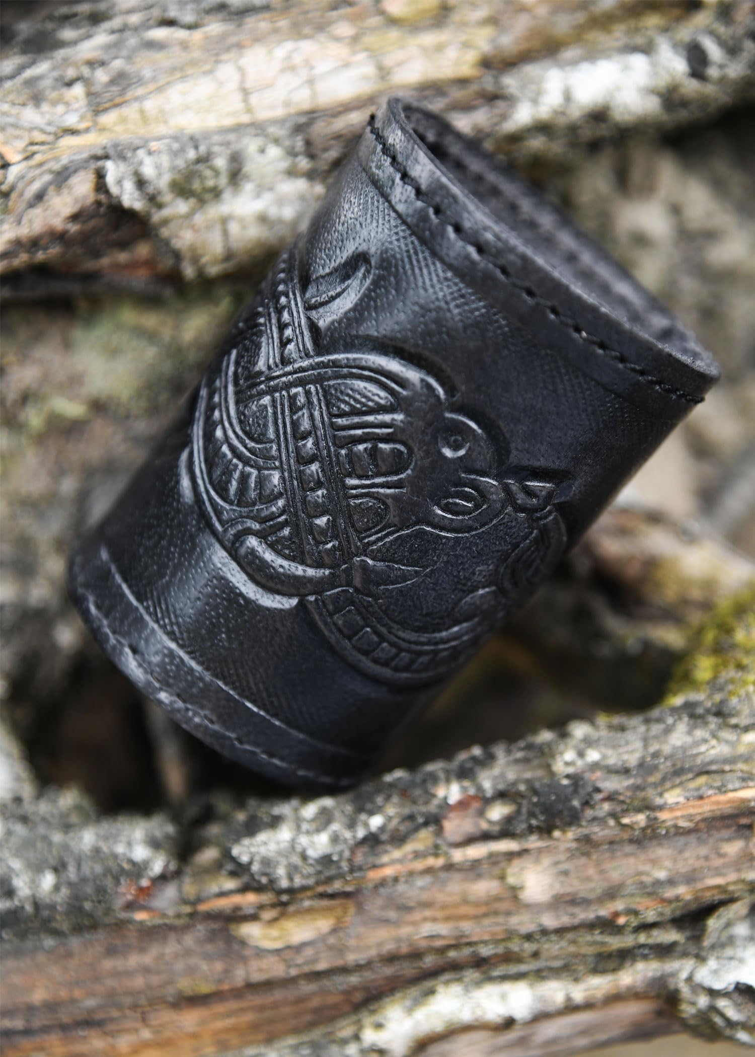 Ulfberth Viking Dice Cup – Genuine Buffalo Leather with Embossed Jelling Motif (Black)