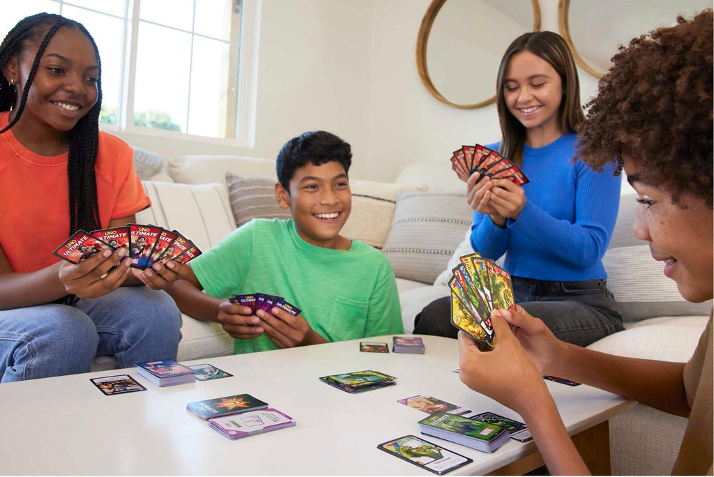 UNO Ultimate Marvel Card Game – 4 Character Decks with Special Powers & Collectible Foil Cards