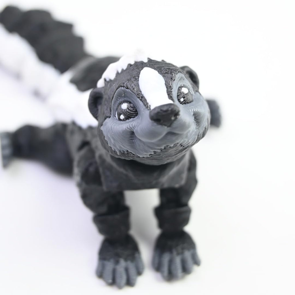 VUNDO 3D Printed Articulated Skunk Fidget Toy – 6-Inch Grey Flexible Desk Decoration