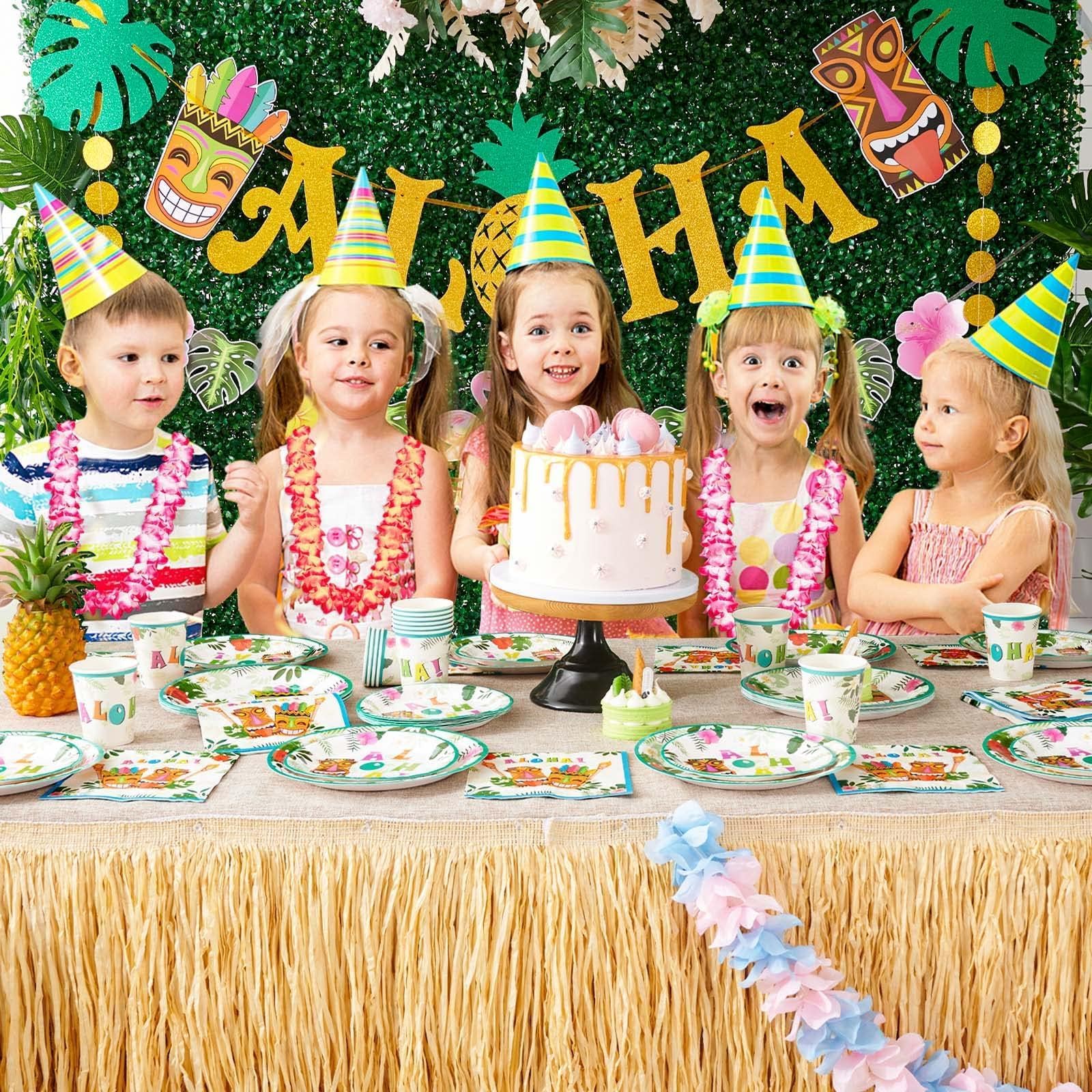 WERNNSAI Hawaiian Luau Disposable Plates and Napkins Set - 50 Plates & 50 Napkins for Tropical Party