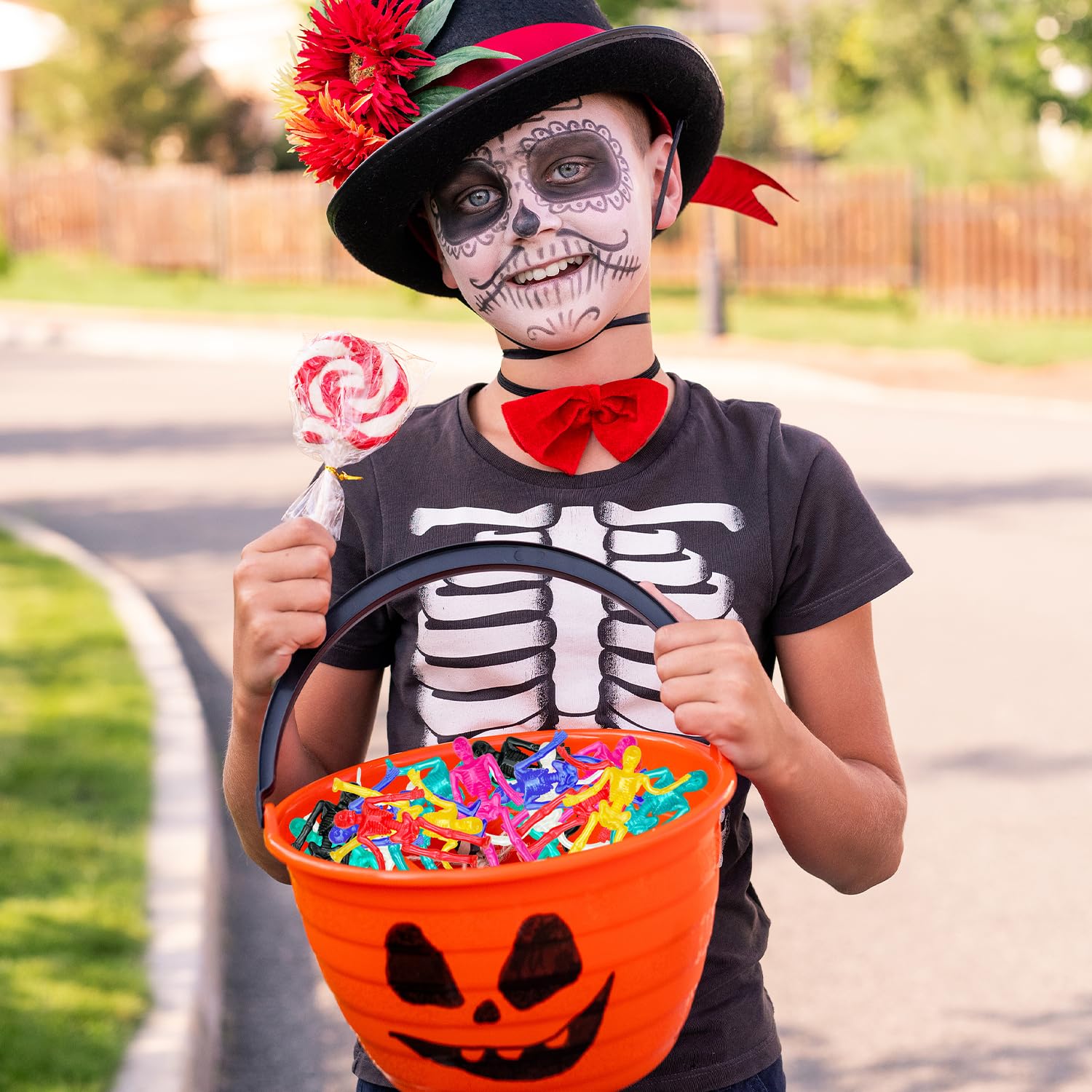 Wondrus 36-Pack Halloween Stretchy Skeleton Toys – Non-Candy Party Favors for Goodie Bags, Boo Baskets, and Trick-or-Treat