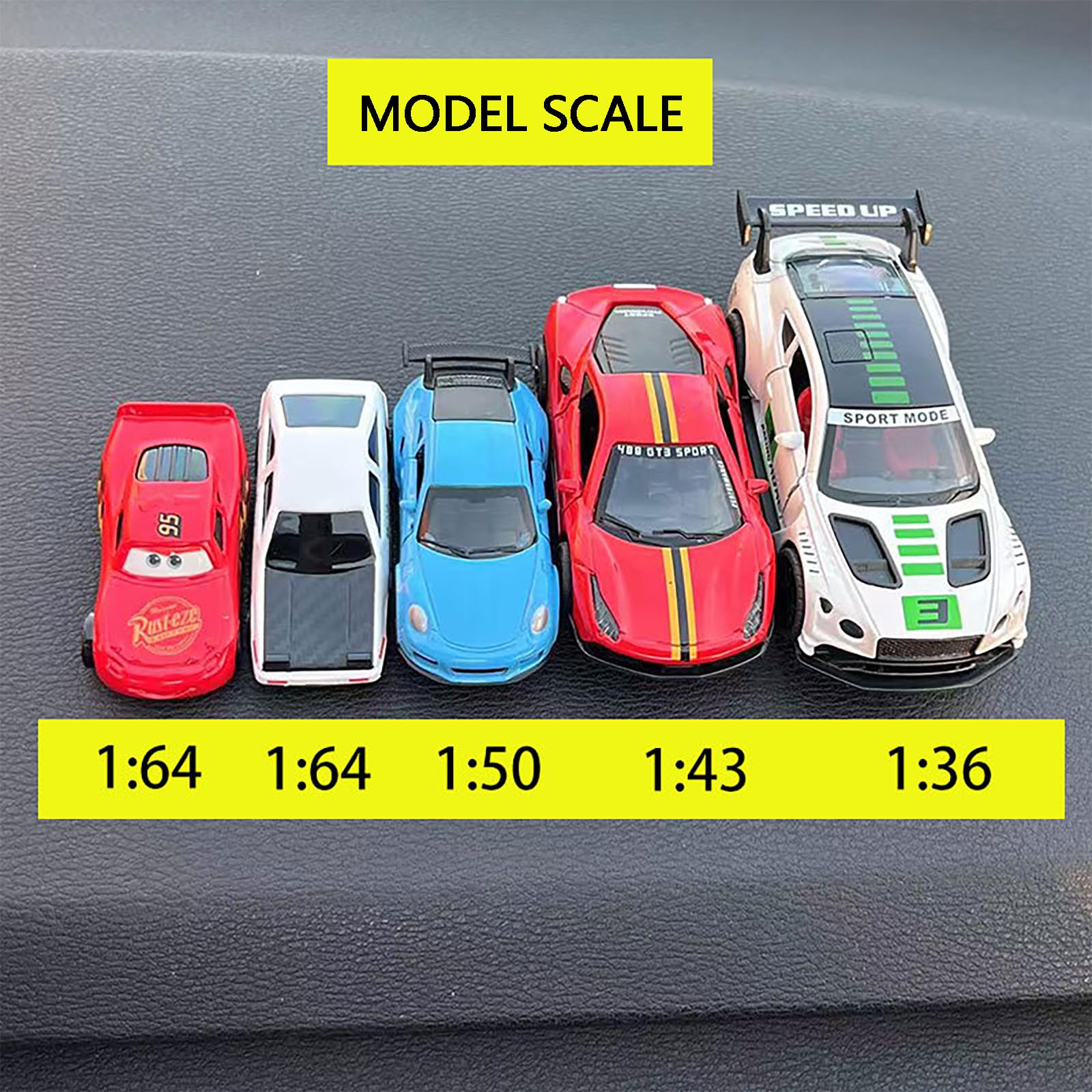 ZINREOG 1:36 Alloy Drifting Car Model - Bobblehead Dashboard Ornament (Model 04)